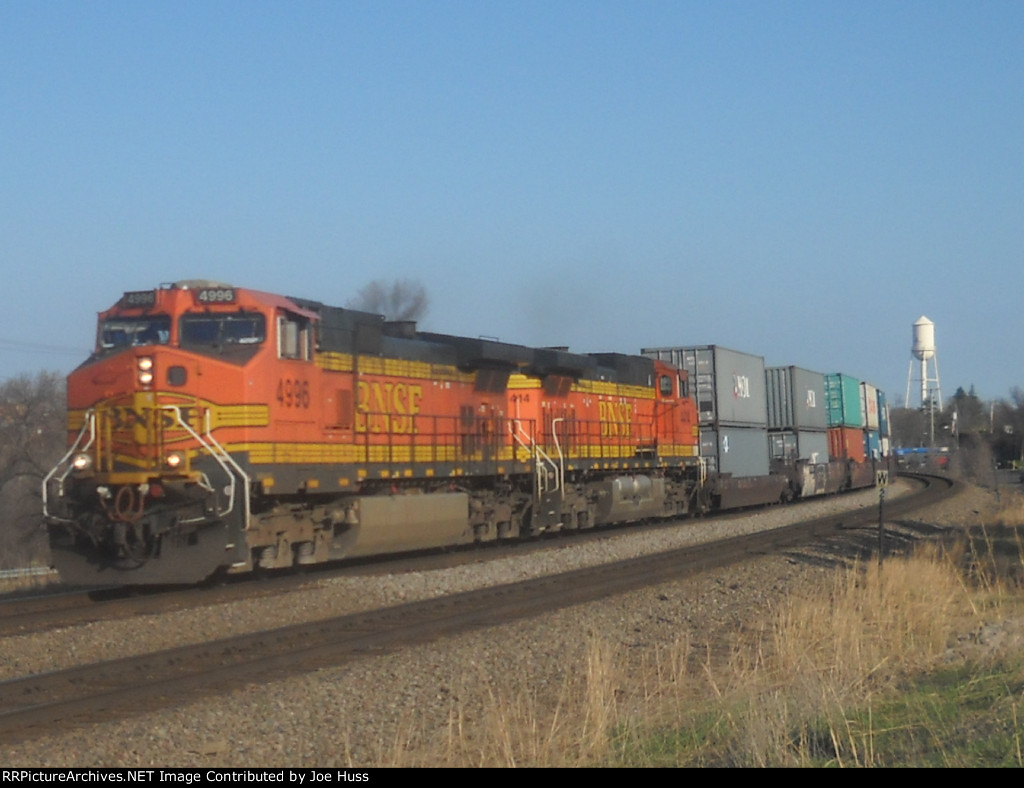 BNSF 4996 East